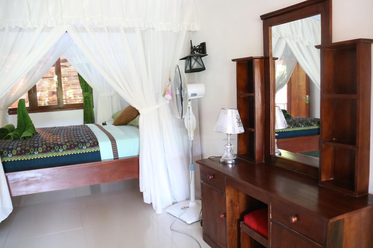 Lodge Blue Star Bungalows&cafe Amed